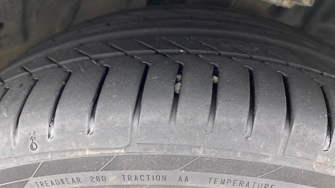 Left Front Tyre Tread