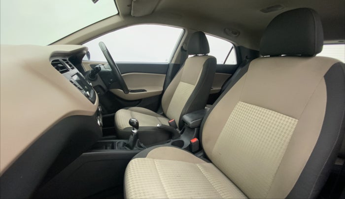 2019 Hyundai Elite i20 ASTA 1.2 (O), Petrol, Manual, 57,504 km, Right Side Front Door Cabin