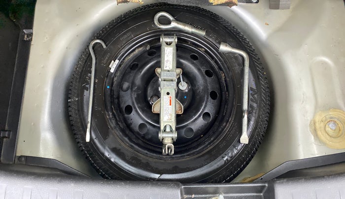 2017 Maruti Swift VXI D, Petrol, Manual, 54,636 km, Spare Tyre