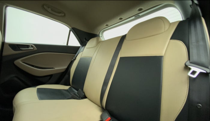 2016 Hyundai Elite i20 SPORTZ 1.2, Petrol, Manual, 49,514 km, Right Side Rear Door Cabin