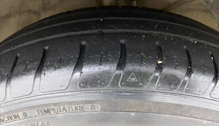 2018 Maruti Swift VXI, Petrol, Manual, 46,596 km, Right Front Tyre Tread