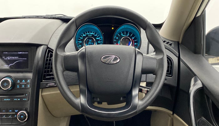 2017 Mahindra XUV500 W4, Diesel, Manual, 23,412 km, Steering Wheel Close Up