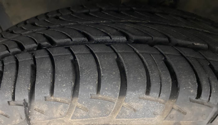 2014 Maruti Celerio VXI d, Petrol, Manual, 42,538 km, Left Front Tyre Tread