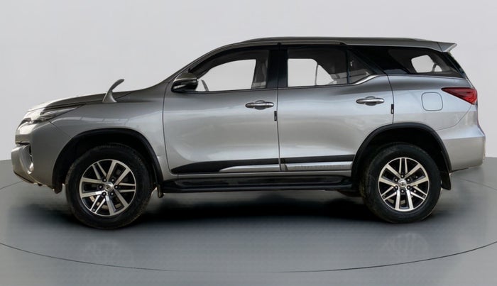 2017 Toyota Fortuner 2.8 4x4 AT, Diesel, Automatic, 52,692 km, Left Side