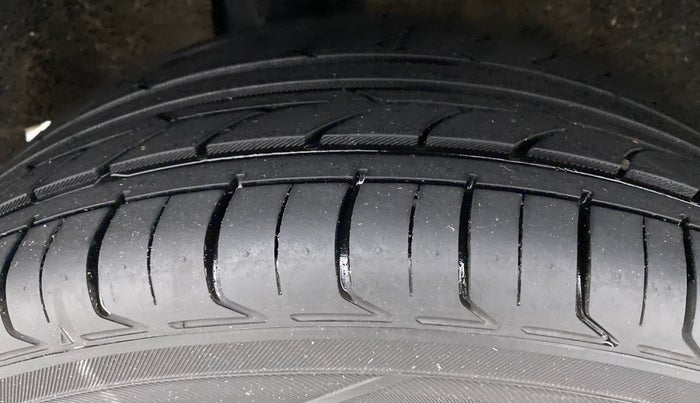 2019 Toyota Glanza G MT PETROL, Petrol, Manual, 69,553 km, Right Rear Tyre Tread