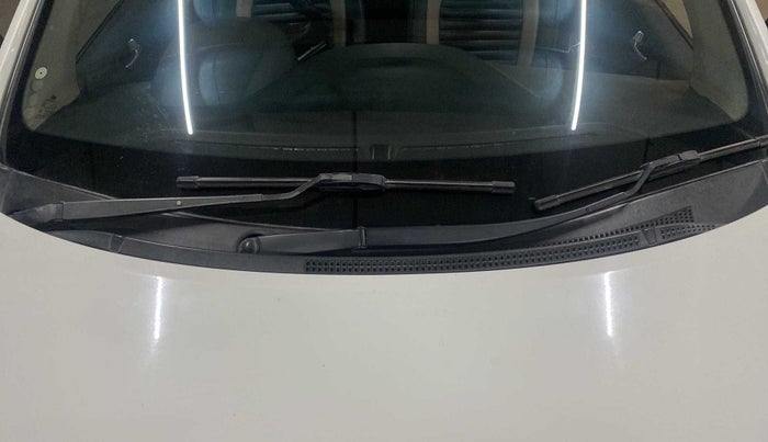 2017 Hyundai Xcent SX 1.2 CRDI OPT, Diesel, Manual, 58,052 km, Front windshield - Minor spot on windshield