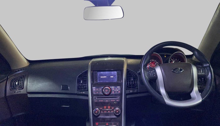 2015 Mahindra XUV500 W8 FWD, Diesel, Manual, 41,443 km, Dashboard