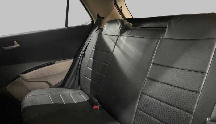 2017 Hyundai Grand i10 Sportz1.2 CRDI, Diesel, Manual, 90,107 km, Right Side Rear Door Cabin