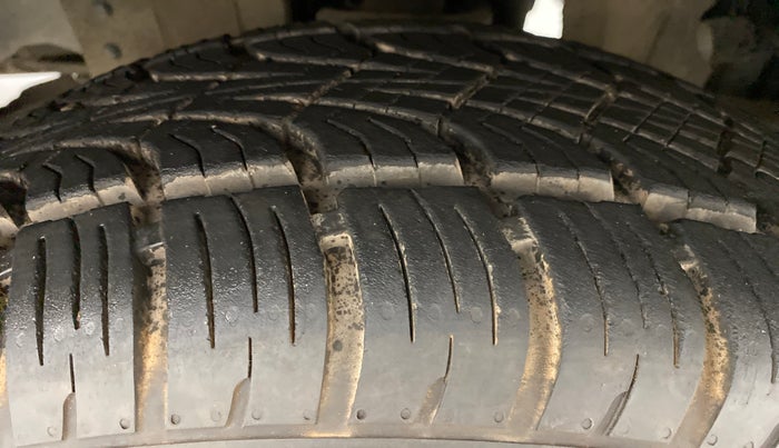2014 Mahindra Scorpio S10, Diesel, Manual, 42,284 km, Right Front Tyre Tread