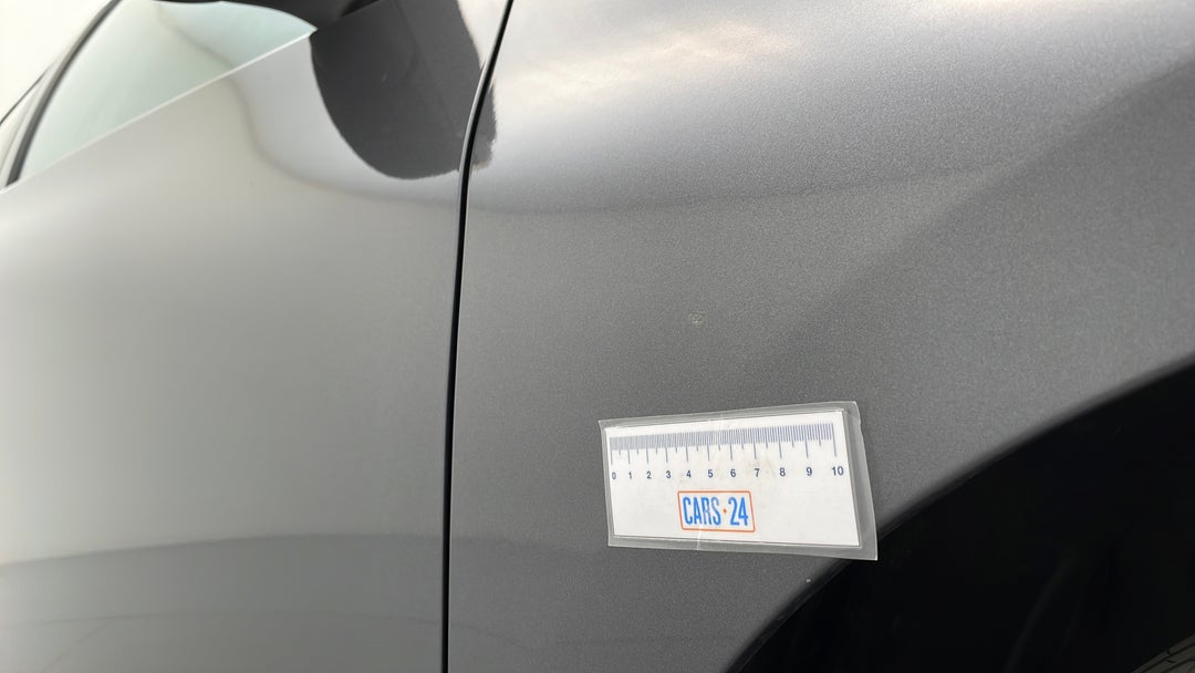 2016 Toyota Camry Atara Sl, Automatic, 85987 km, Quarter Panel Front RHS Guard Chip