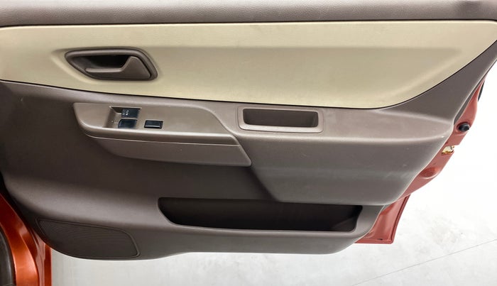2010 Maruti Zen Estilo LXI, Petrol, Manual, 25,835 km, Driver Side Door Panels Control