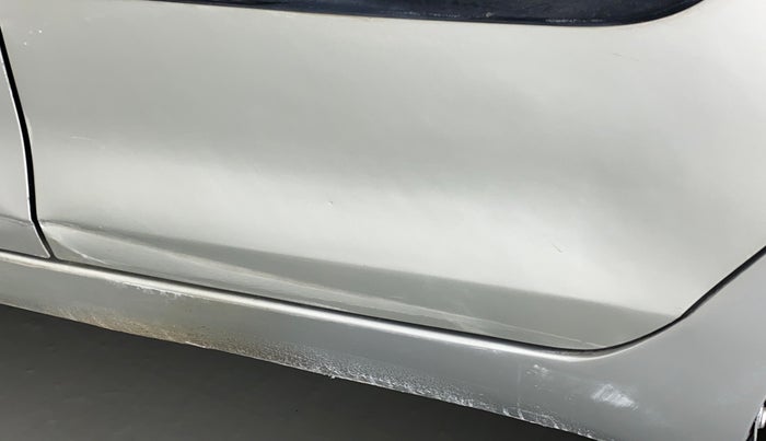 2015 Maruti Swift LXI D, Petrol, Manual, 68,319 km, Rear left door - Slightly dented