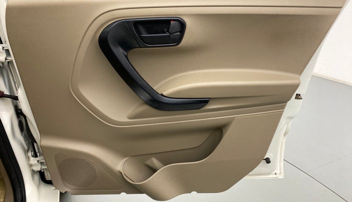 2022 Mahindra BOLERO NEO N 4, Diesel, Manual, 10,228 km, Driver Side Door Panels Control