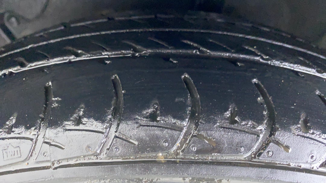 Left Front Tyre Tread