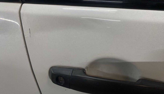 2014 Maruti Ritz VDI, Diesel, Manual, 57,187 km, Driver-side door - Minor scratches