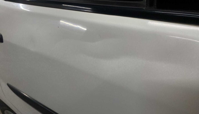 2014 Maruti Ritz VDI, Diesel, Manual, 57,187 km, Right rear door - Minor scratches