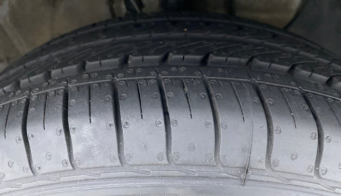 2019 Hyundai Elite i20 1.2 MAGNA PLUS VTVT, Petrol, Manual, 39,464 km, Right Front Tyre Tread