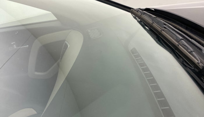 2018 Hyundai Creta 1.6 SX CRDI, Diesel, Manual, 74,507 km, Front windshield - Minor spot on windshield