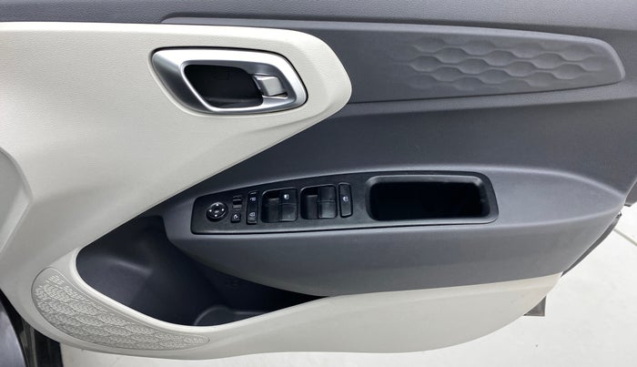 2020 Hyundai AURA SX PETROL, Petrol, Manual, 26,203 km, Driver Side Door Panels Control
