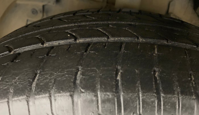 2014 Tata Zest XMS RT, Petrol, Manual, 19,768 km, Left Front Tyre Tread