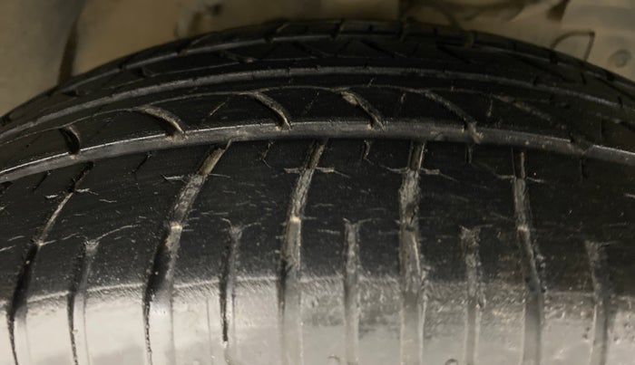 2014 Tata Zest XMS RT, Petrol, Manual, 19,768 km, Right Front Tyre Tread