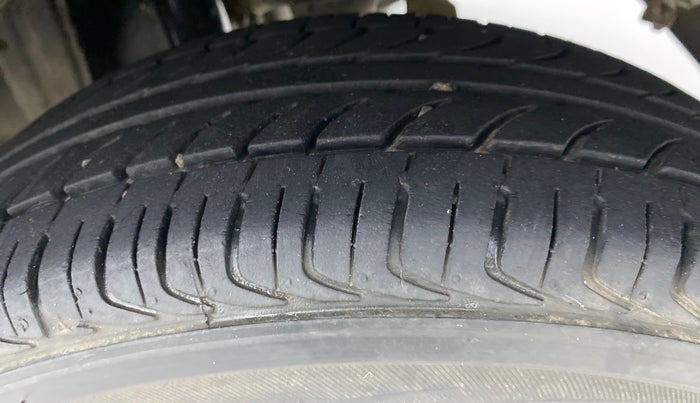 2017 Maruti Alto 800 LXI, Petrol, Manual, 19,616 km, Left Rear Tyre Tread
