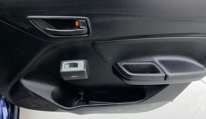 2019 Maruti Swift LXI, Petrol, Manual, 44,125 km, Driver Side Door Panels Control