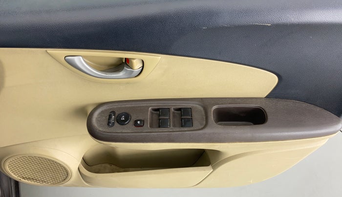 2013 Honda Brio 1.2 V MT I VTEC, CNG, Manual, 33,598 km, Driver Side Door Panels Control