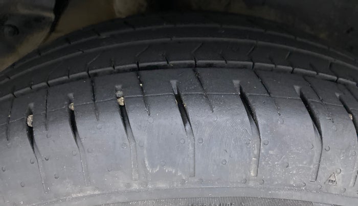 2016 Hyundai Creta 1.6 SX PLUS PETROL, Petrol, Manual, 64,243 km, Right Rear Tyre Tread
