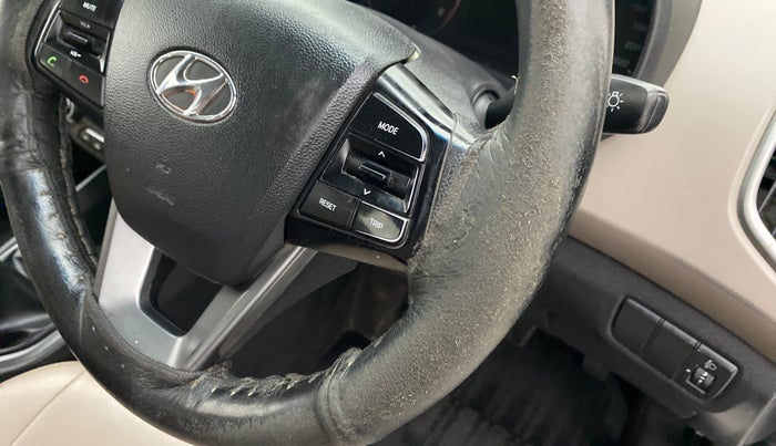 2016 Hyundai Creta 1.6 SX PLUS PETROL, Petrol, Manual, 64,243 km, Steering wheel - Steering cover is minor torn