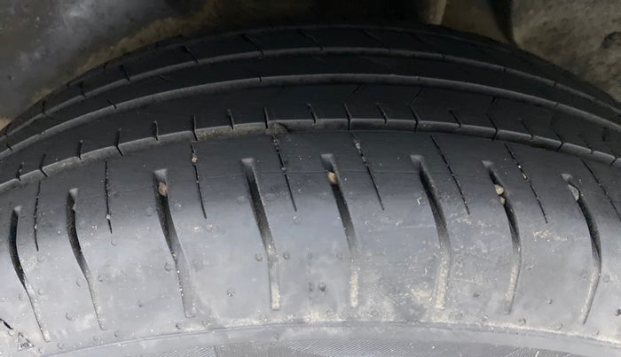 2016 Hyundai Creta 1.6 SX PLUS PETROL, Petrol, Manual, 64,243 km, Left Rear Tyre Tread
