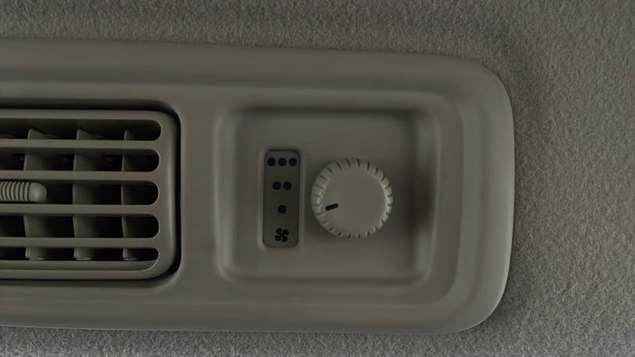 SUZUKI ERTIGA-Rear AC Temperature Control