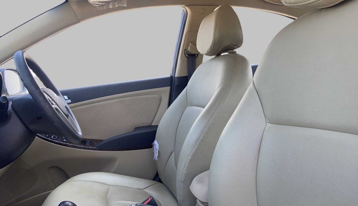 2015 Hyundai Verna FLUIDIC 1.6 VTVT S, Petrol, Manual, 22,851 km, Right Side Front Door Cabin
