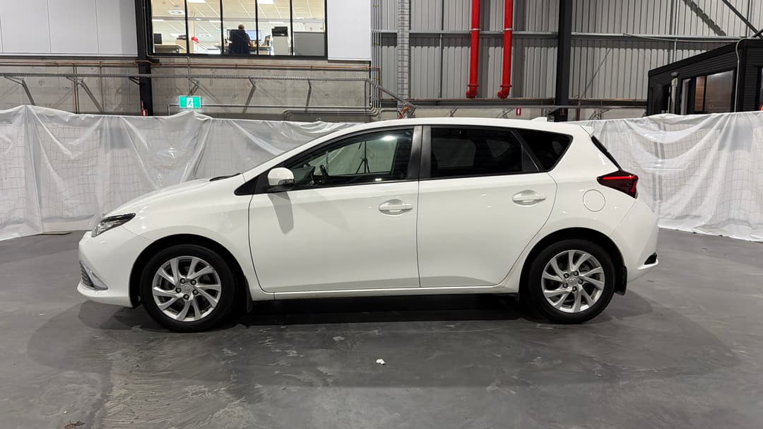 2017 Toyota Corolla Ascent Sport, Automatic, 105719 km, Left Side View