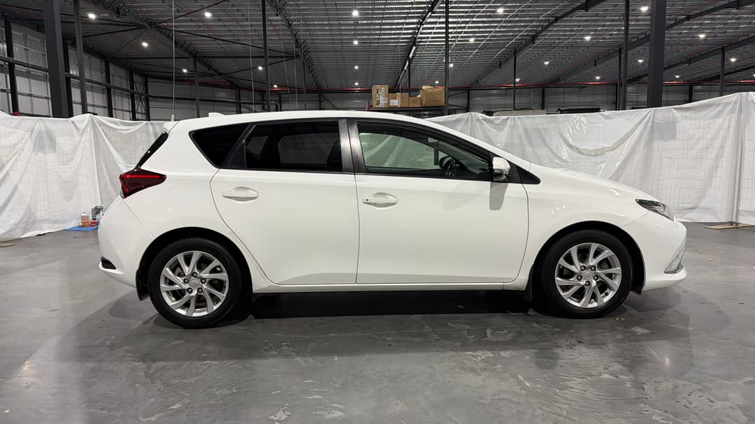 2017 Toyota Corolla Ascent Sport, Automatic, 105719 km, Right Side View