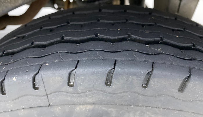 2019 Maruti Eeco 5 STR WITH AC PLUSHTR, Petrol, Manual, 54,717 km, Left Rear Tyre Tread