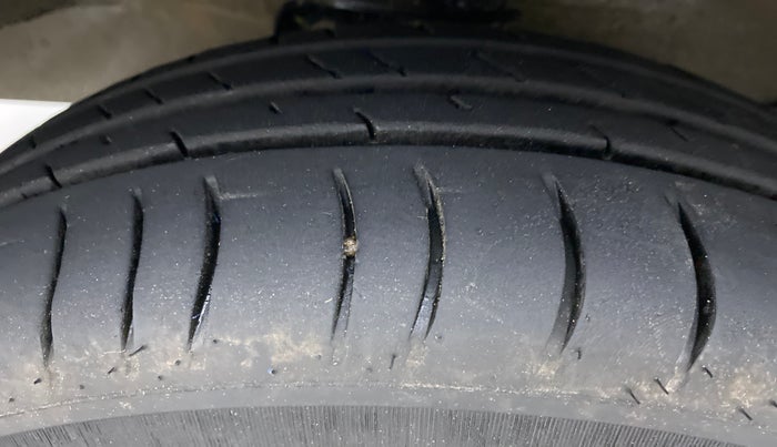 2019 Maruti Eeco 5 STR WITH AC PLUSHTR, Petrol, Manual, 54,717 km, Left Front Tyre Tread