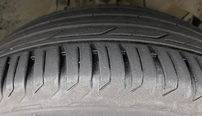 2019 Renault Duster RXS (O) CVT, Petrol, Automatic, 54,423 km, Right Front Tyre Tread