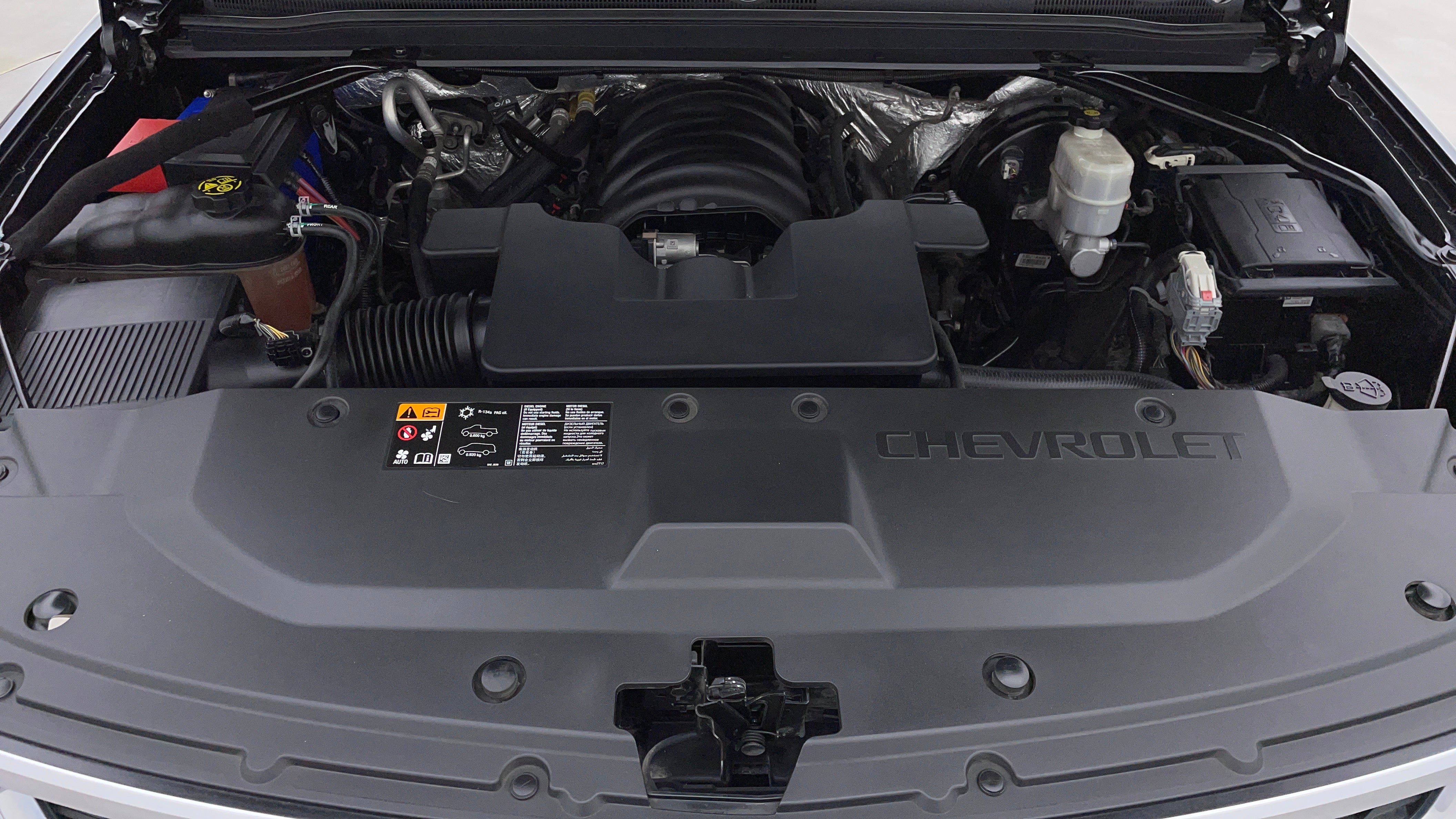 Chevrolet Tahoe-Engine Bonet View