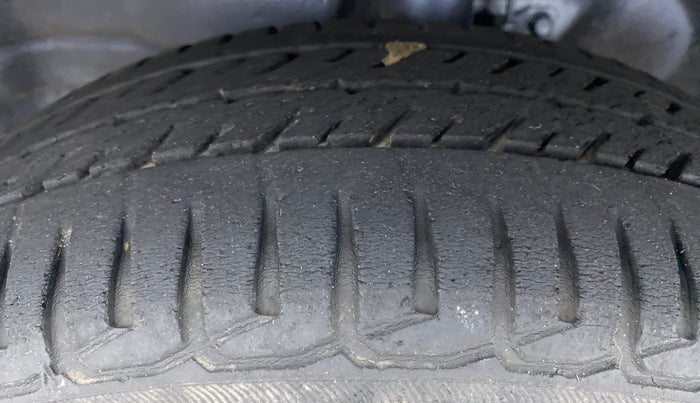 2015 Maruti Wagon R 1.0 VXI, Petrol, Manual, 22,011 km, Left Front Tyre Tread