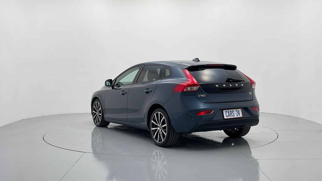 Left Back Diagonal (45- Degree) View