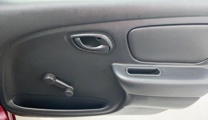 2011 Maruti Alto LXI, Petrol, Manual, 36,881 km, Driver Side Door Panels Controls