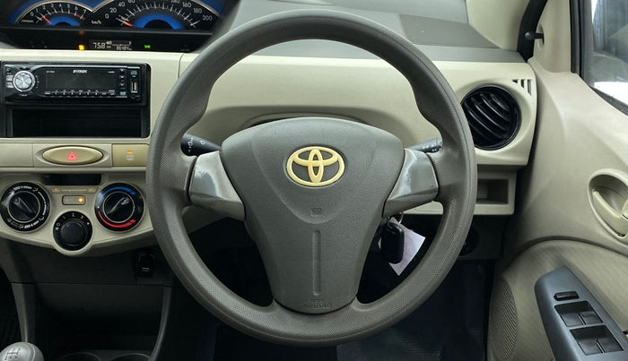 2015 Toyota Etios G, Petrol, Manual, 86,484 km, Steering Wheel Close Up
