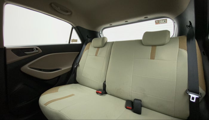 2017 Hyundai Elite i20 ASTA 1.2 (O), Petrol, Manual, 63,398 km, Right Side Rear Door Cabin