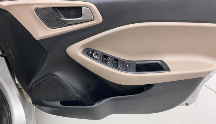 2017 Hyundai Elite i20 ASTA 1.2 (O), Petrol, Manual, 63,398 km, Driver Side Door Panels Control