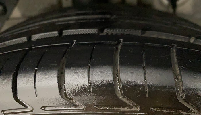 2017 Hyundai Elite i20 ASTA 1.2 (O), Petrol, Manual, 63,398 km, Right Rear Tyre Tread