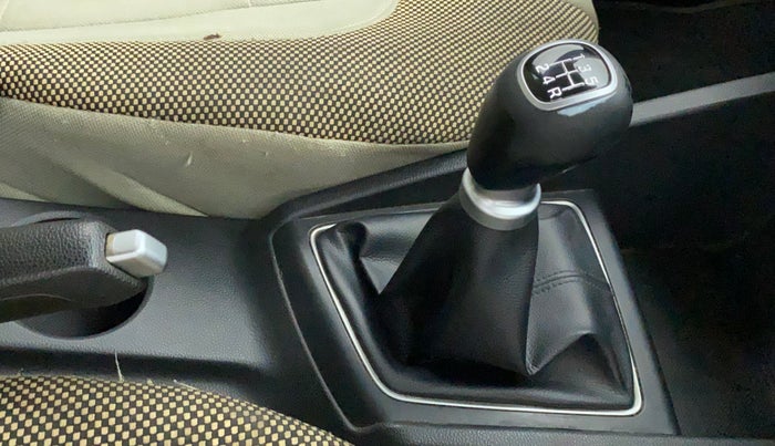 2017 Hyundai Elite i20 ASTA 1.2 (O), Petrol, Manual, 63,398 km, Gear Lever