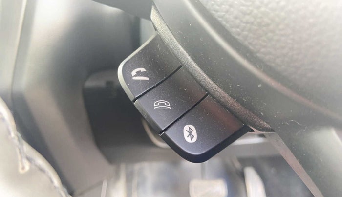 2018 Maruti Swift VXI AMT, Petrol, Automatic, 25,852 km, Steering wheel - Phone control not functional