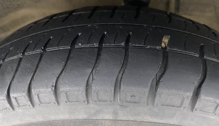 2018 Maruti Alto 800 LXI, Petrol, Manual, 57,440 km, Left Front Tyre Tread