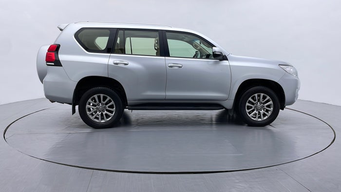 TOYOTA PRADO-Right Side View